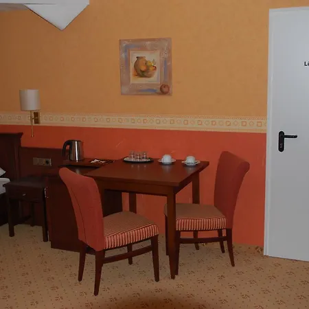 Kegel Tanz Palast Konukevi