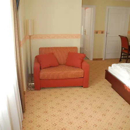 Kegel Tanz Palast 3*